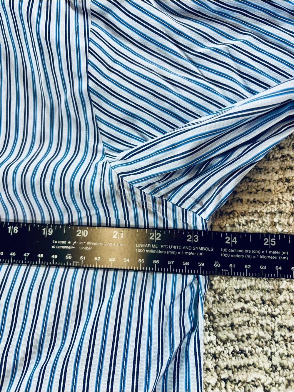 Banana Republic Men’s Large (16/16.5) Blue Fitted Striped Button Down Shirt